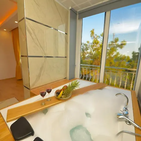 Sole Mare With Private Pool And Jacuzzi